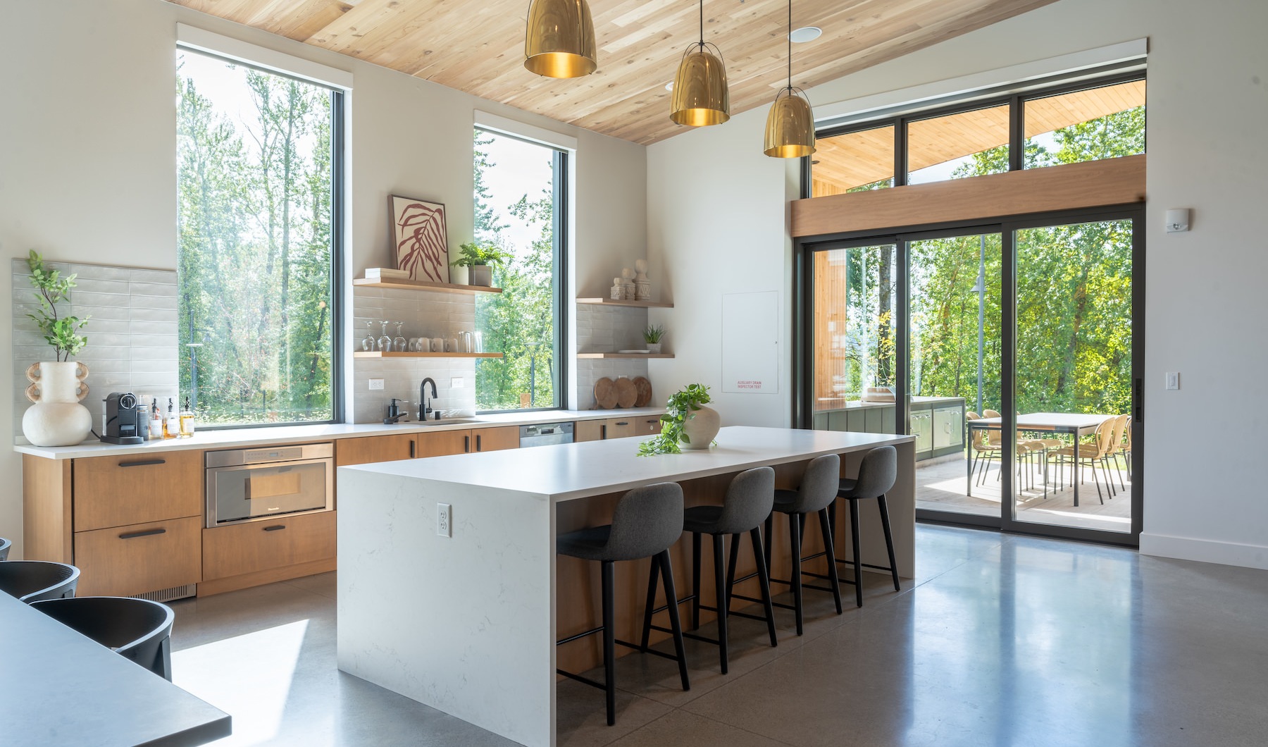 YOUR RIVERSIDE RETREAT YOUR RIVERSIDE RETREAT